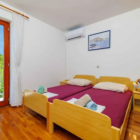 Apartment In 43070 Crikvenica