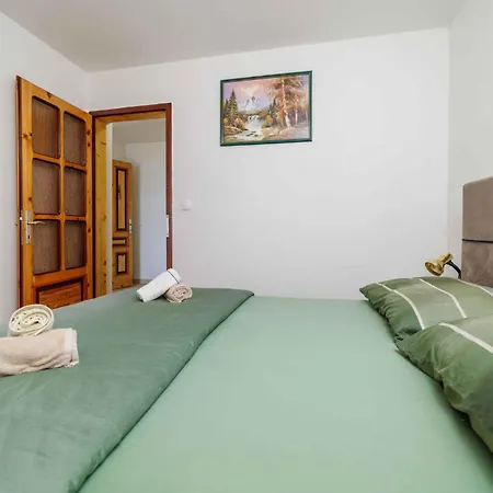 In 43070 Apartment *