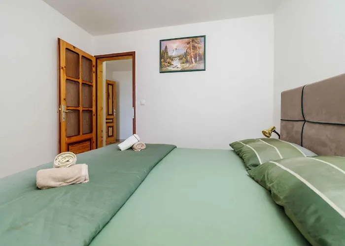 In 43070 Apartment *