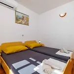 In 43070 Apartment