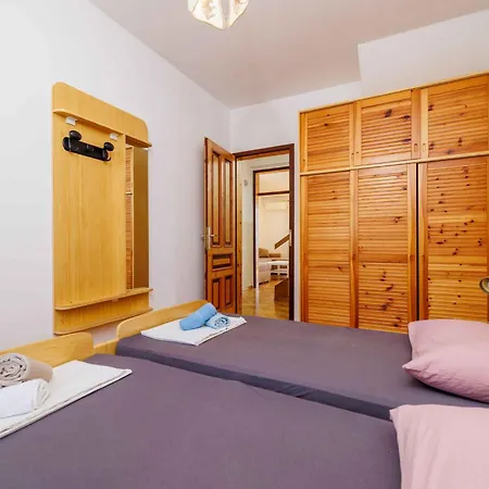 Apartmán In 43070 *