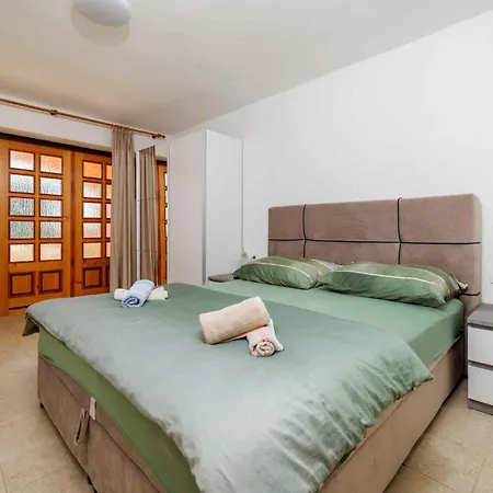 Apartmán In 43070 *